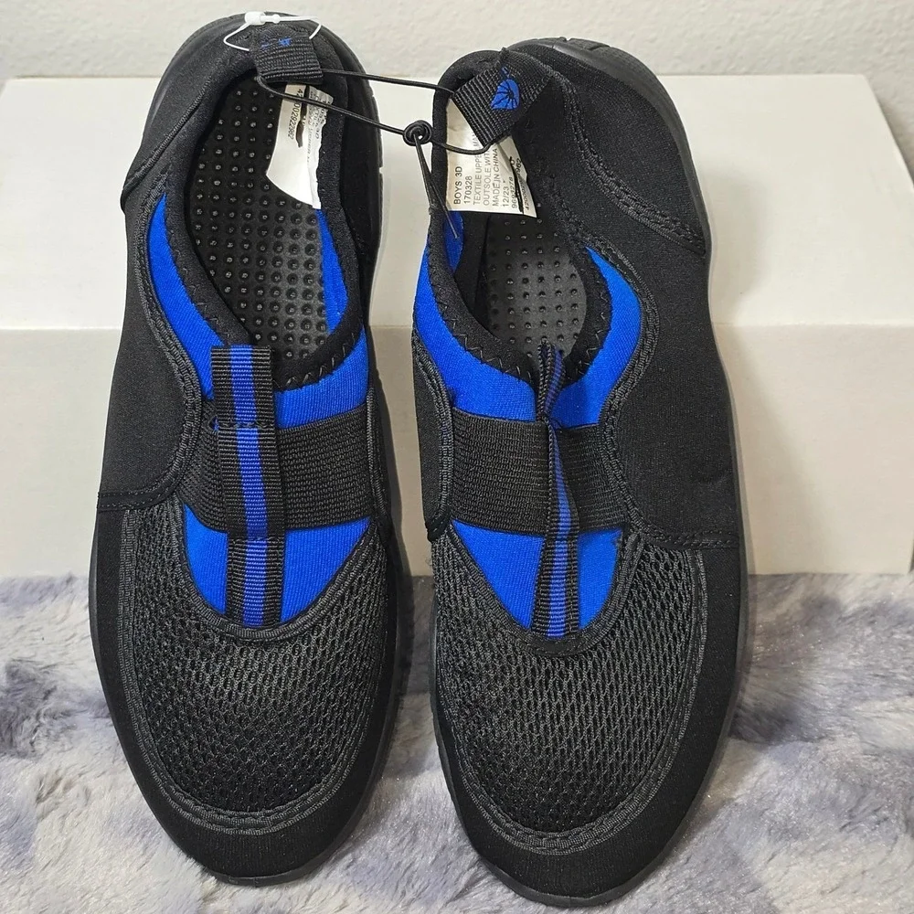 NWOT Academy Water Shoes Black Blue Mesh Slip On Athletic Boys Size 6D
